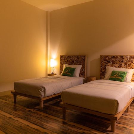 Dumani Nagar Hotel & Resort Karimabad  Bagian luar foto