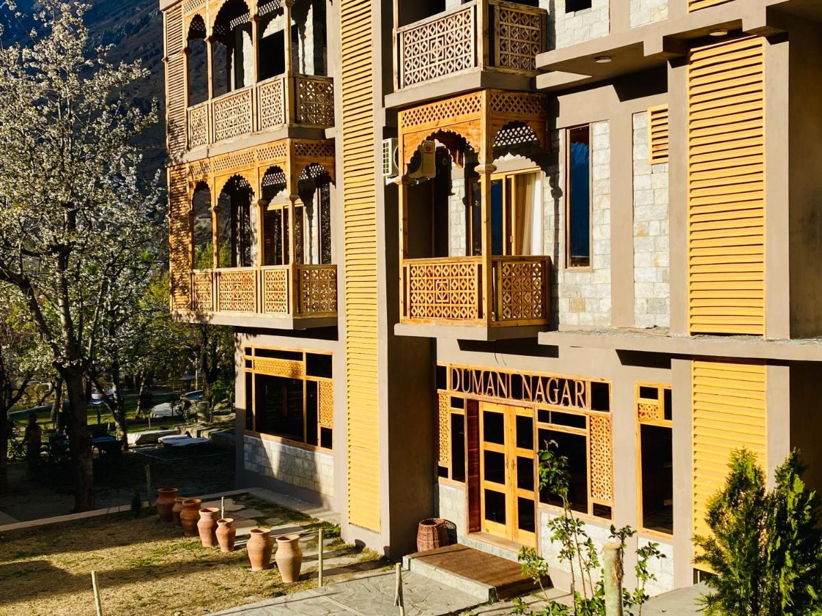Dumani Nagar Hotel & Resort Karimabad  Bagian luar foto