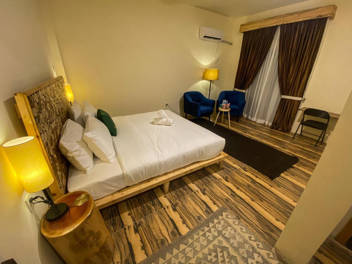 Dumani Nagar Hotel & Resort Karimabad  Bagian luar foto