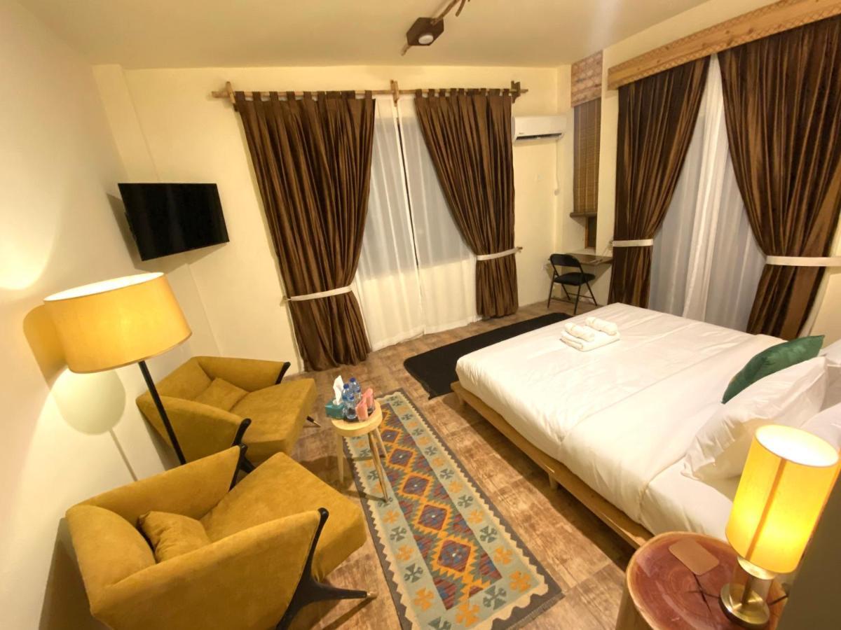 Dumani Nagar Hotel & Resort Karimabad  Bagian luar foto