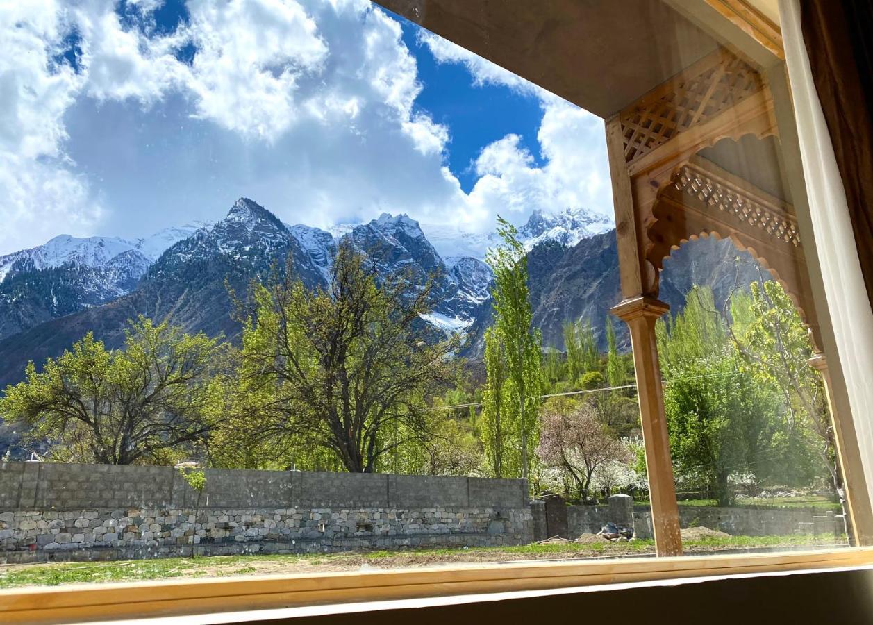 Dumani Nagar Hotel & Resort Karimabad  Bagian luar foto
