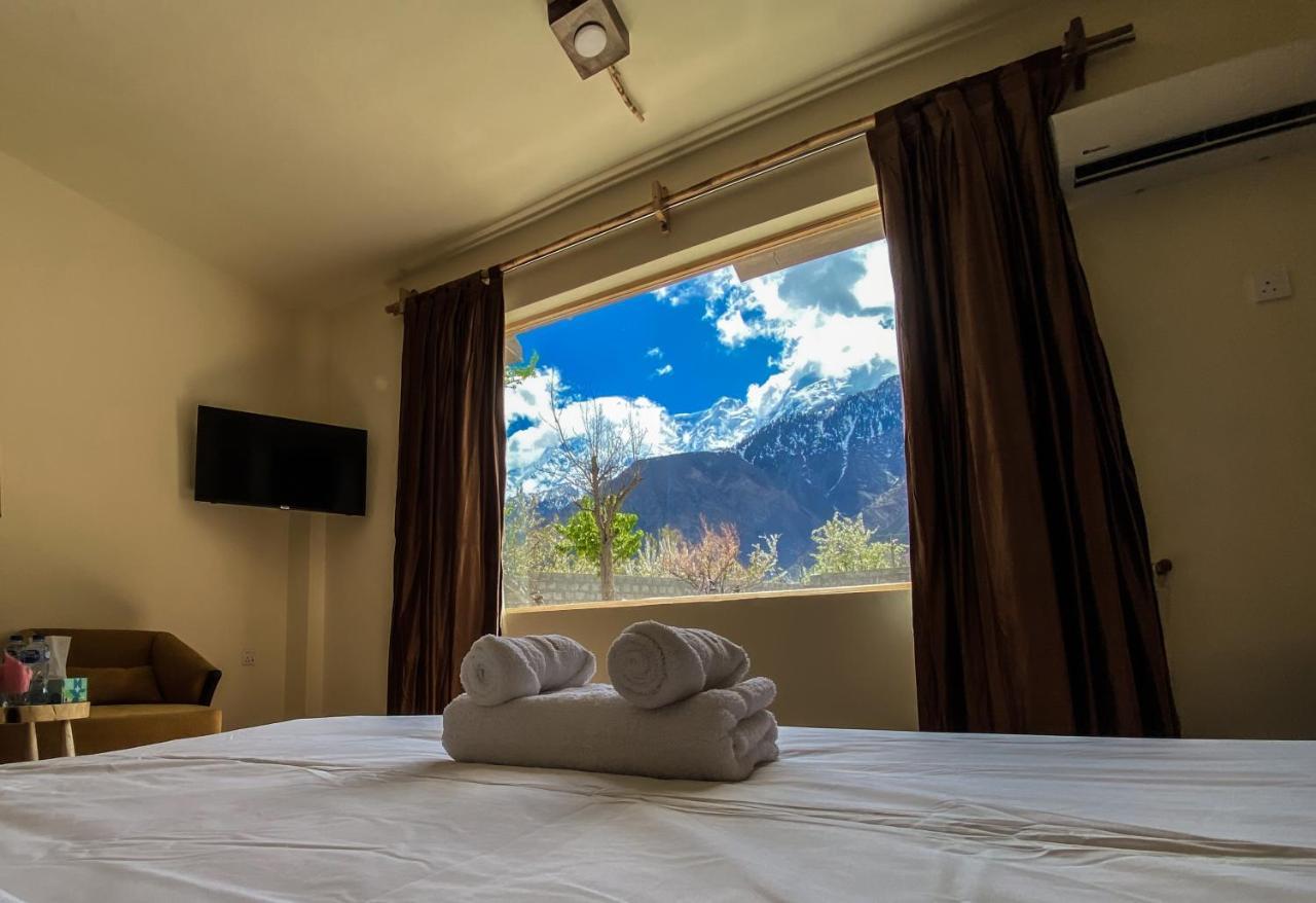 Dumani Nagar Hotel & Resort Karimabad  Bagian luar foto