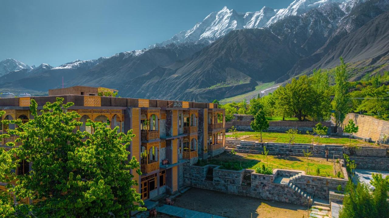 Dumani Nagar Hotel & Resort Karimabad  Bagian luar foto