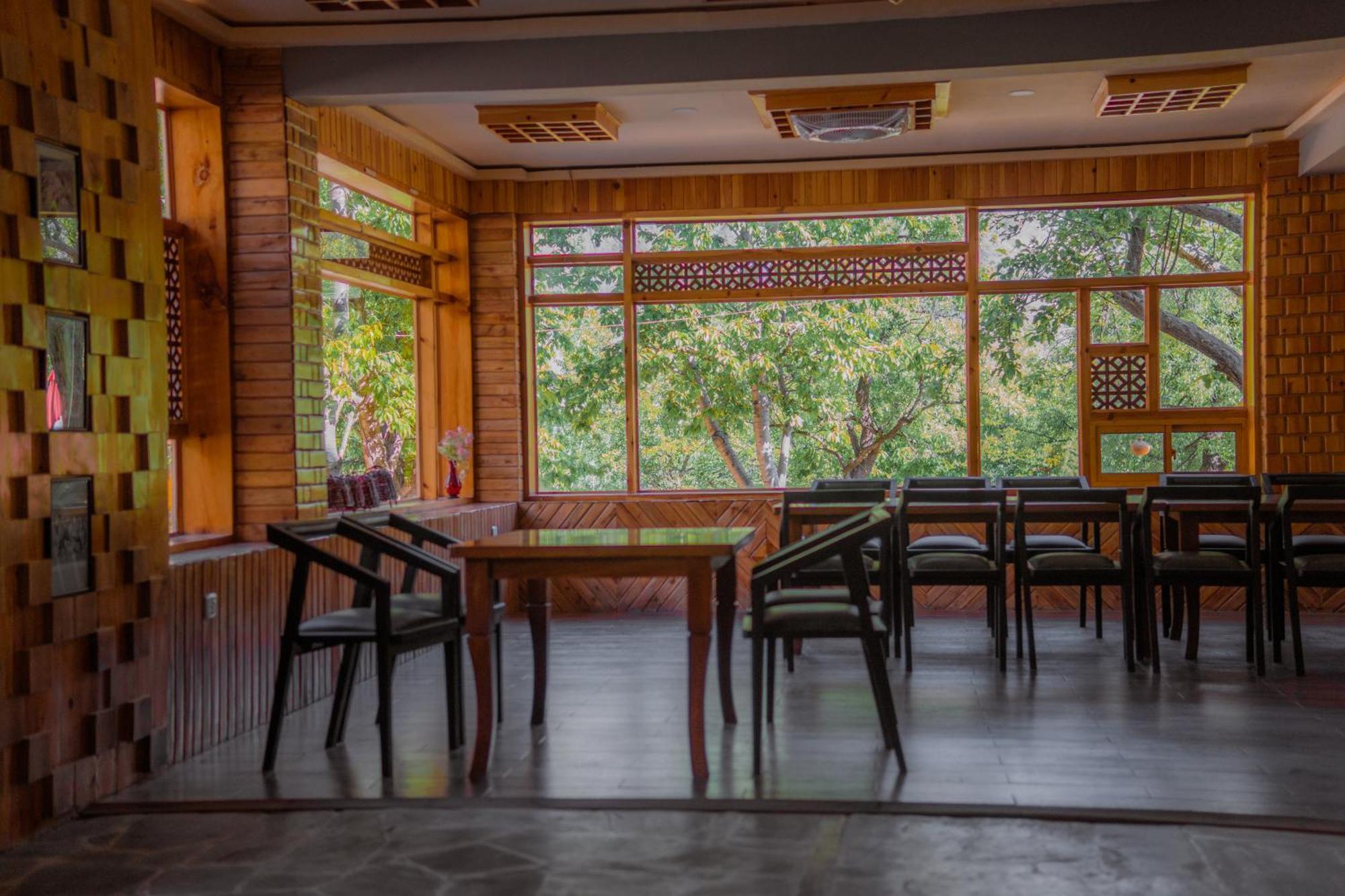 Dumani Nagar Hotel & Resort Karimabad  Bagian luar foto