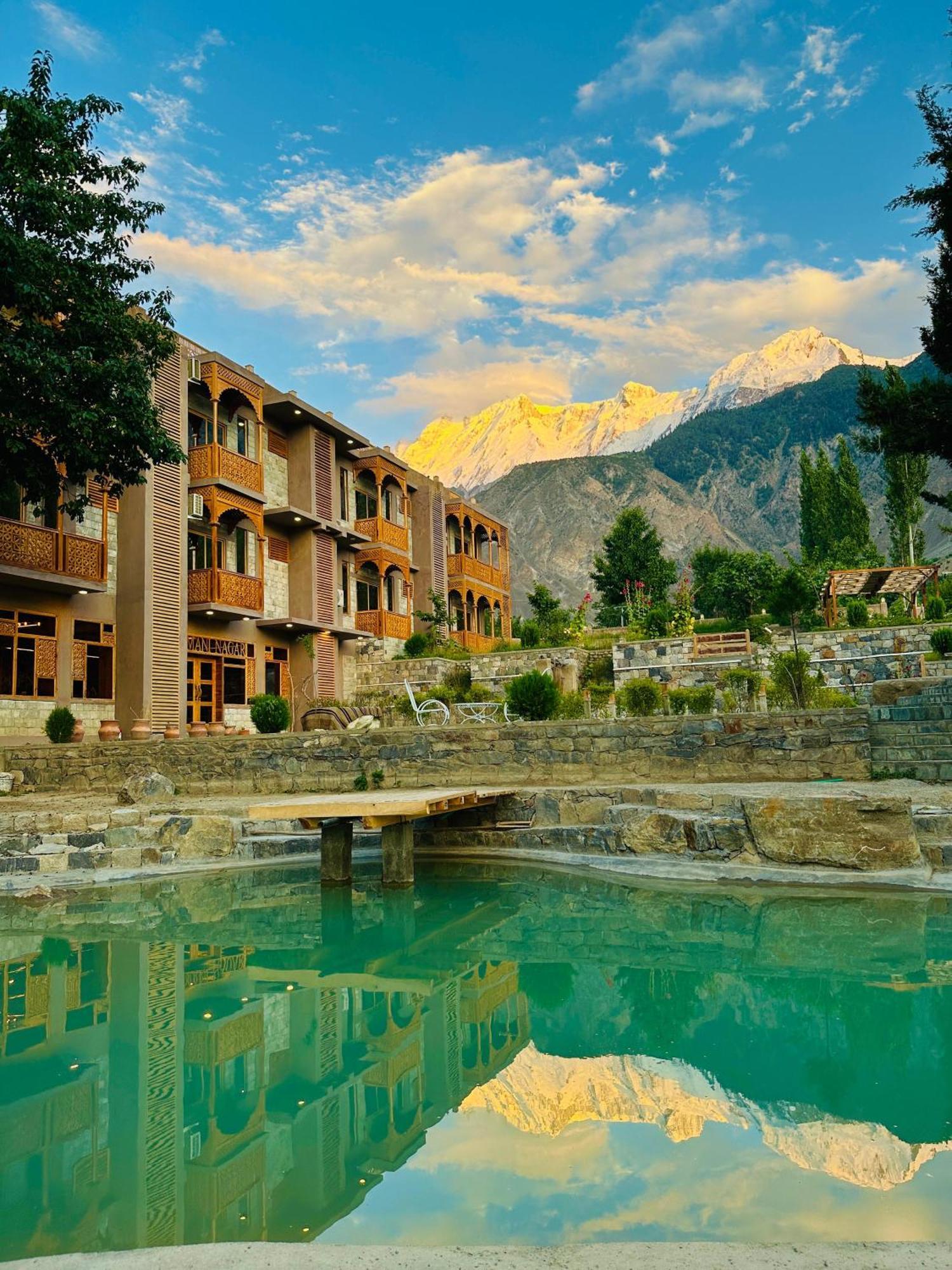 Dumani Nagar Hotel & Resort Karimabad  Bagian luar foto