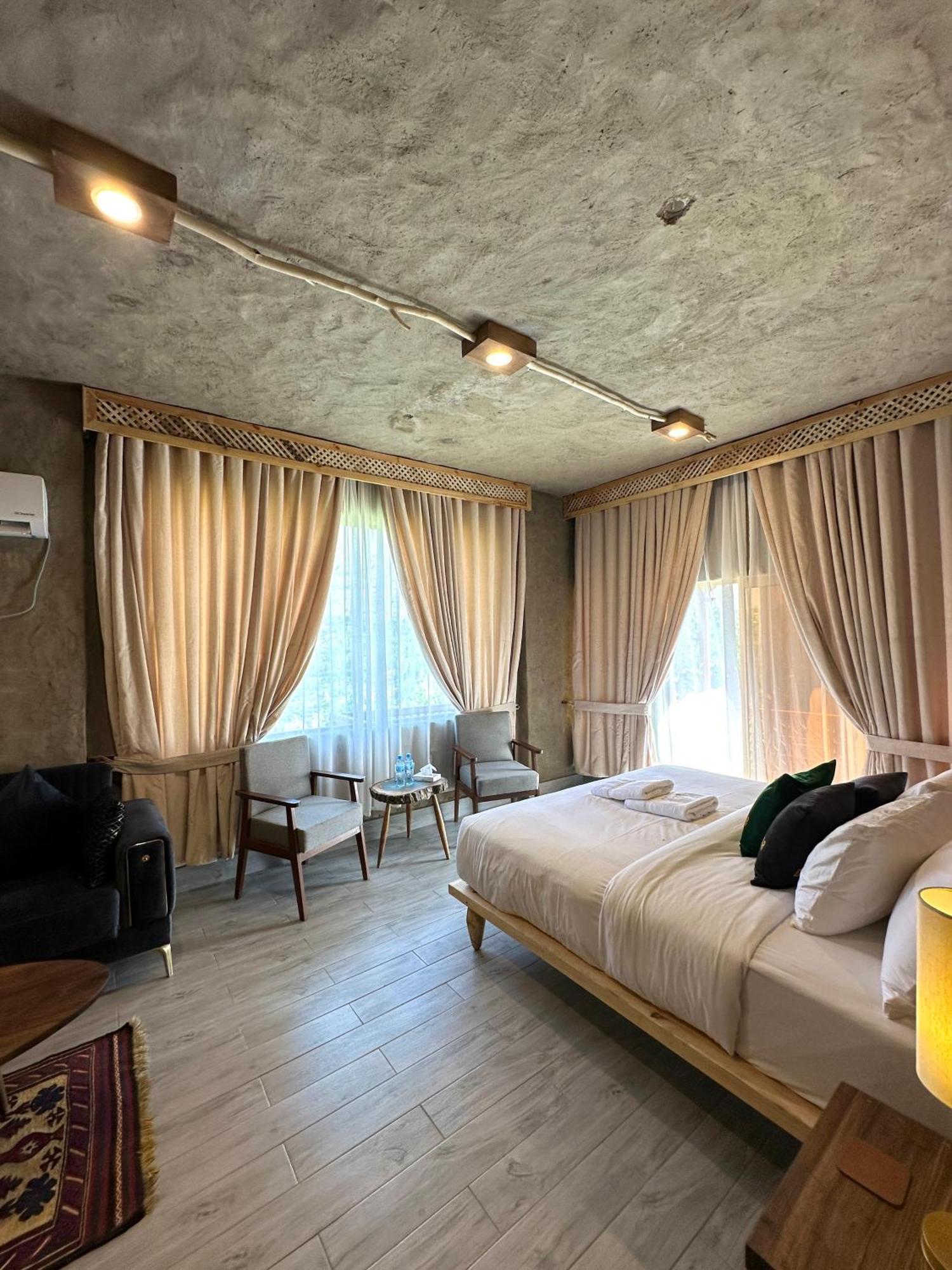 Dumani Nagar Hotel & Resort Karimabad  Bagian luar foto