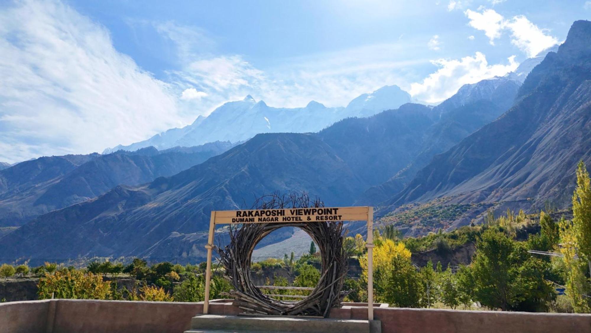 Dumani Nagar Hotel & Resort Karimabad  Bagian luar foto