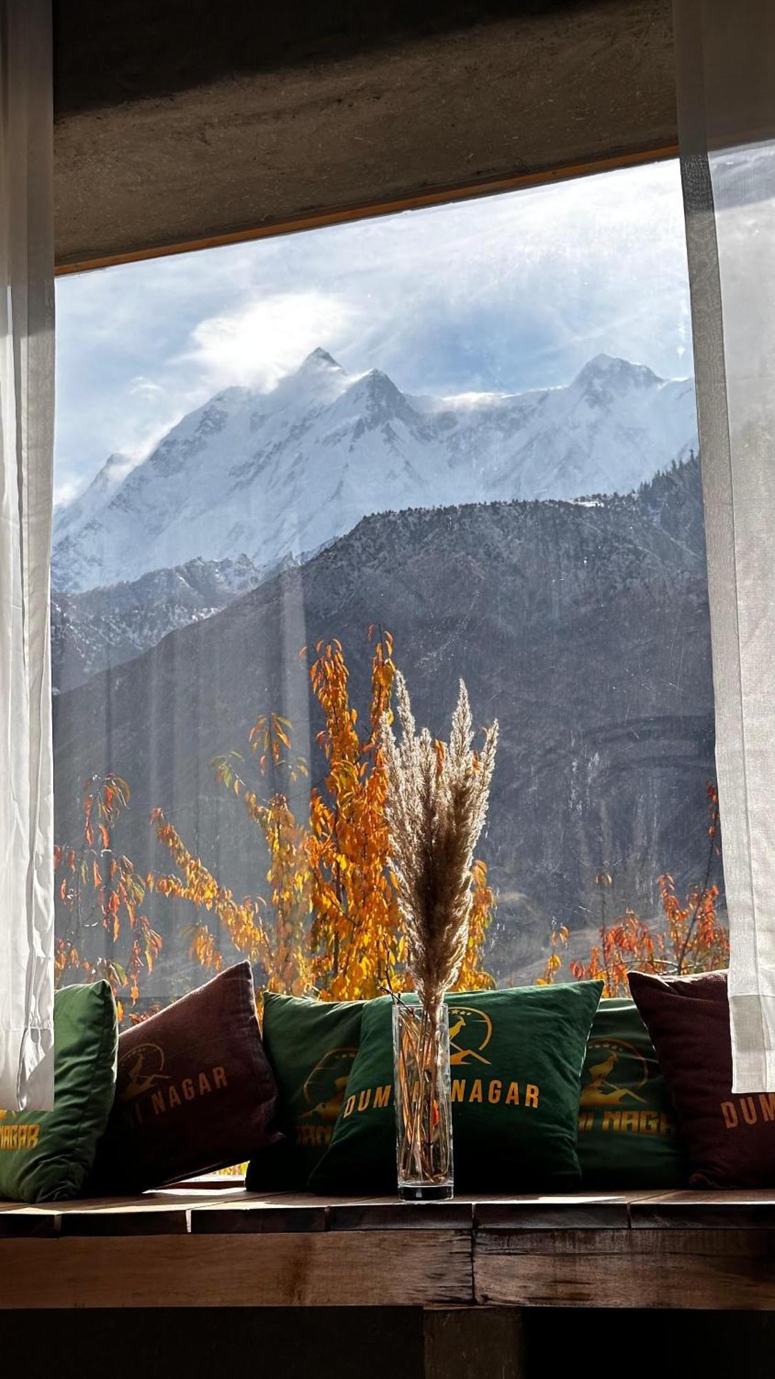 Dumani Nagar Hotel & Resort Karimabad  Bagian luar foto